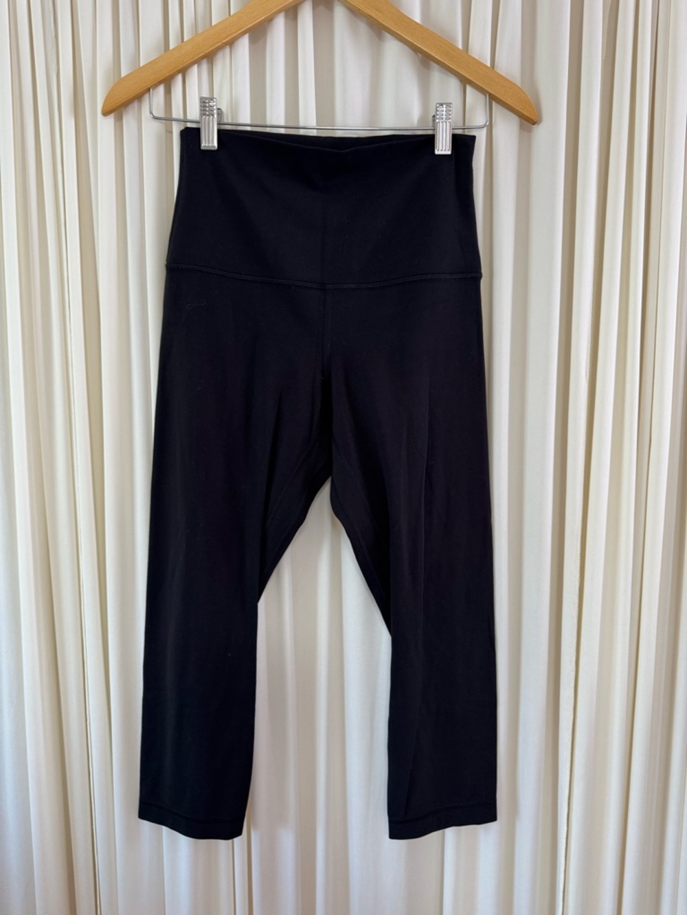 Lululemon Align Super High-Rise Crop 21" Black Capris Size 8 Activewear Pilates - Picture 3 of 7